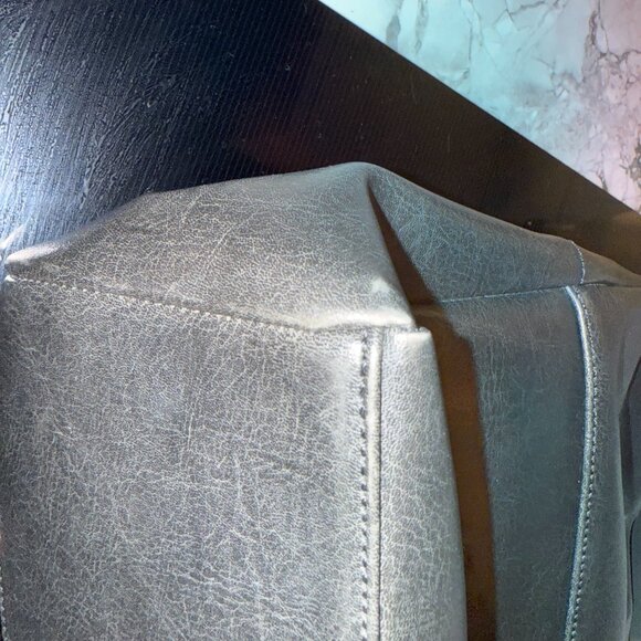 Matt & Nat Vegan Leather Tote – Black – Minimalist Chic - Picture 3 of 5